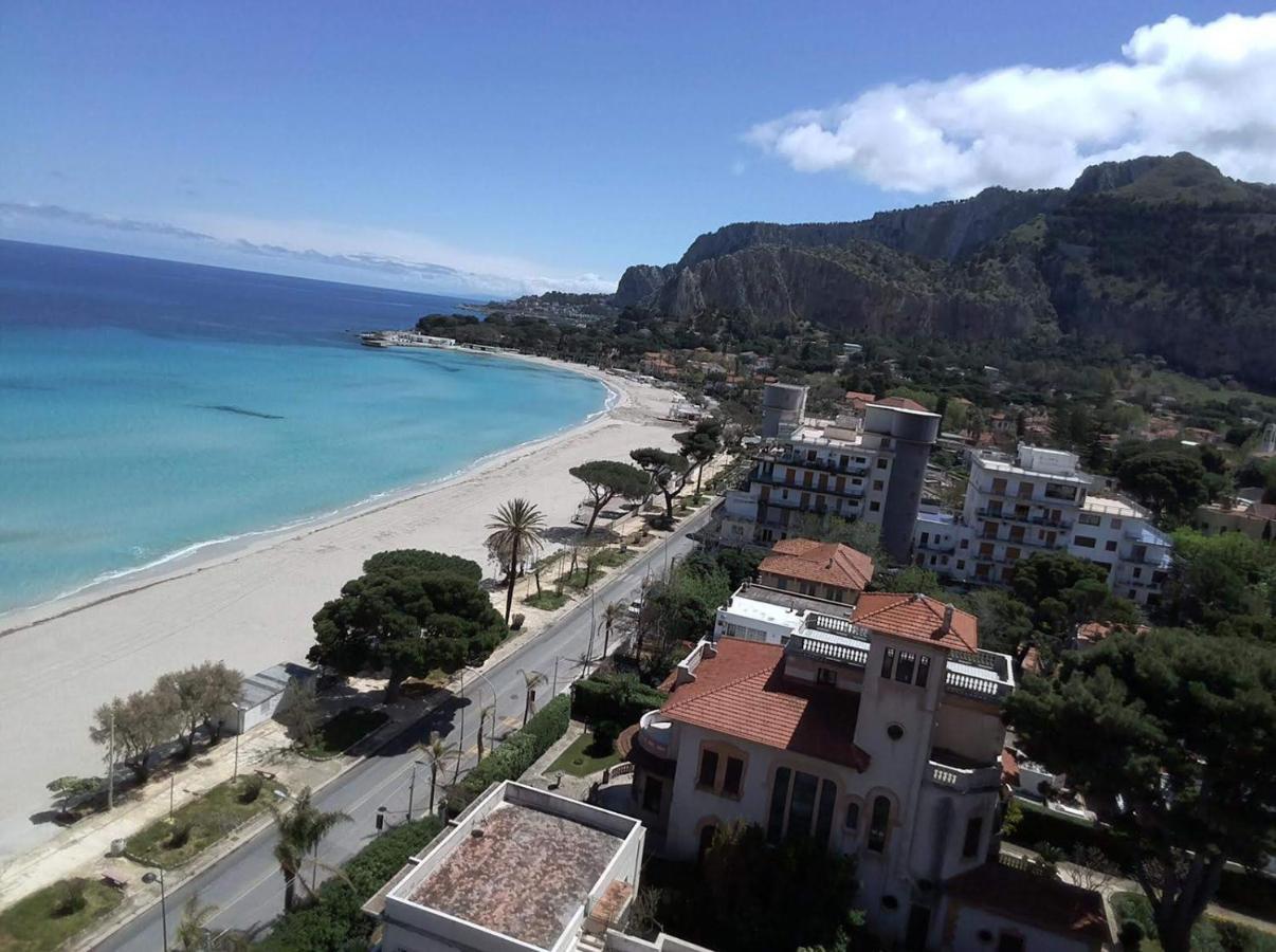 Casa vacanze Azzurra Beachfront Mondello -