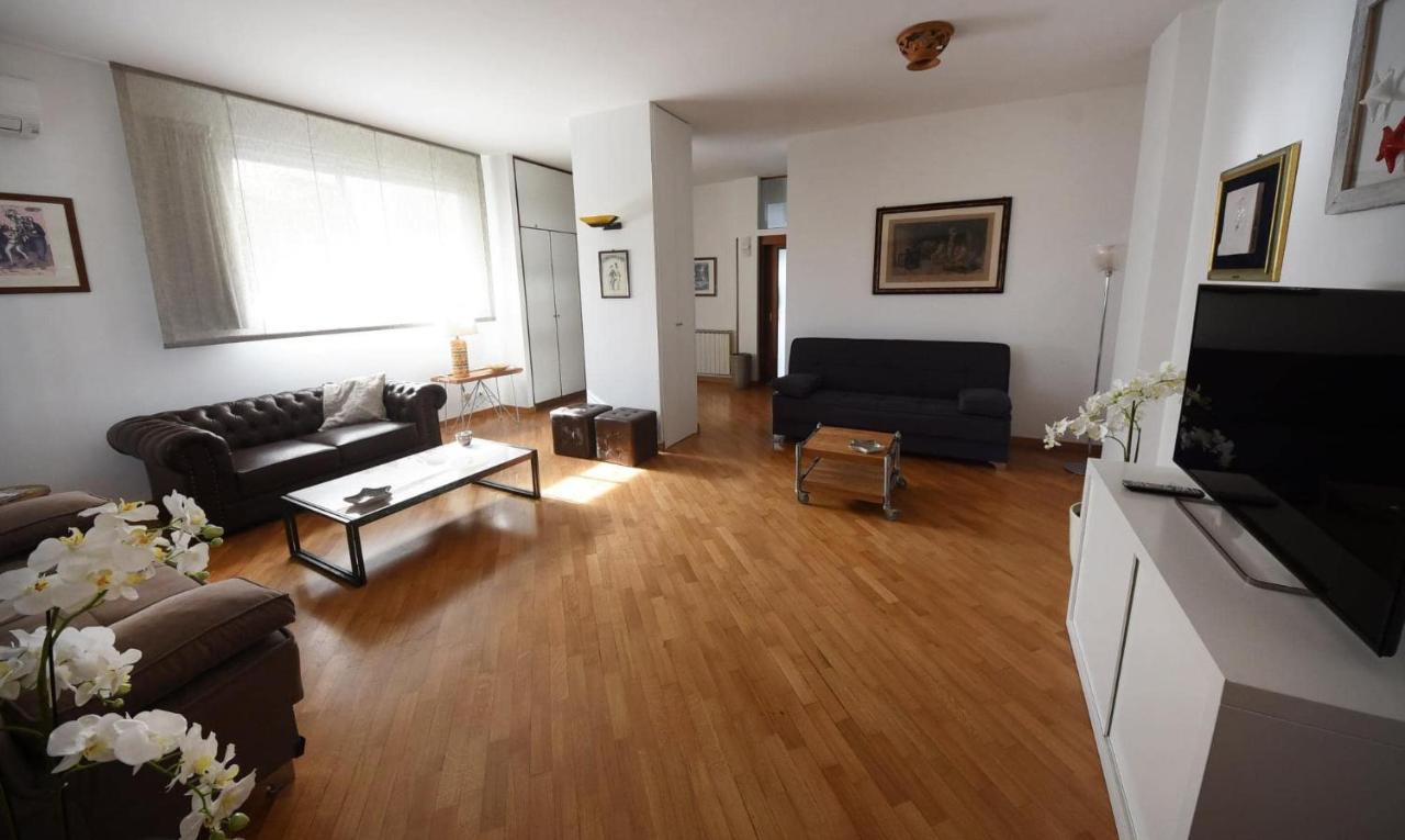 Casa vacanze Azzurra Beachfront Mondello - *